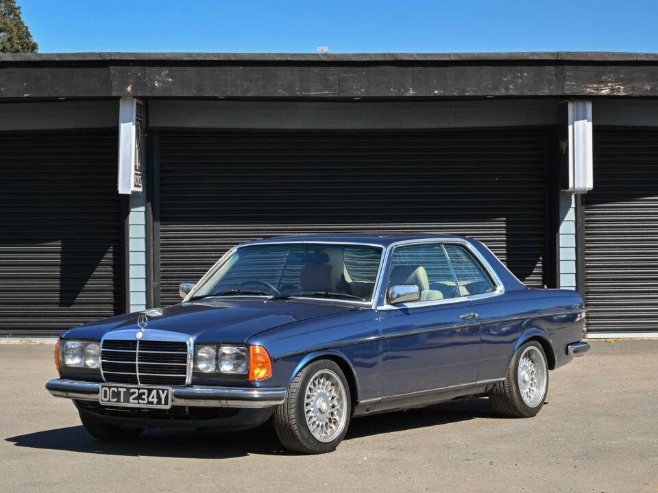 Bild 8/50 von Mercedes-Benz 280 CE (1983)