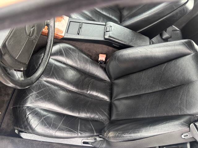 Image 24/49 de Mercedes-Benz 500 SL (1990)