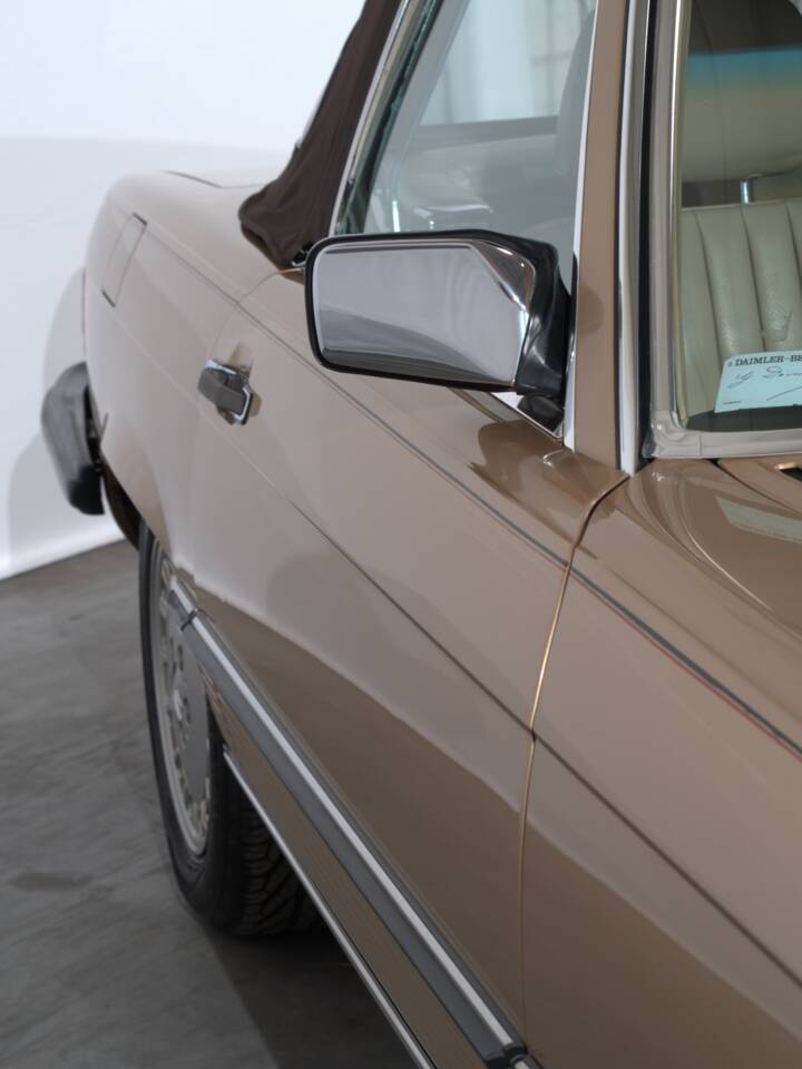 Image 10/47 de Mercedes-Benz 560 SL (1987)