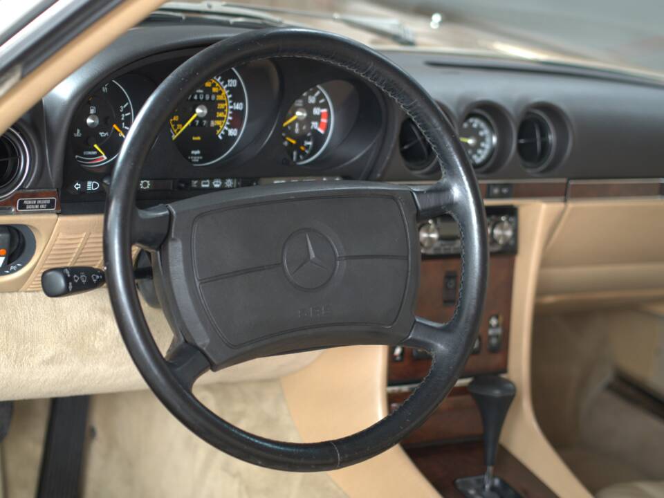 Image 40/47 de Mercedes-Benz 560 SL (1987)