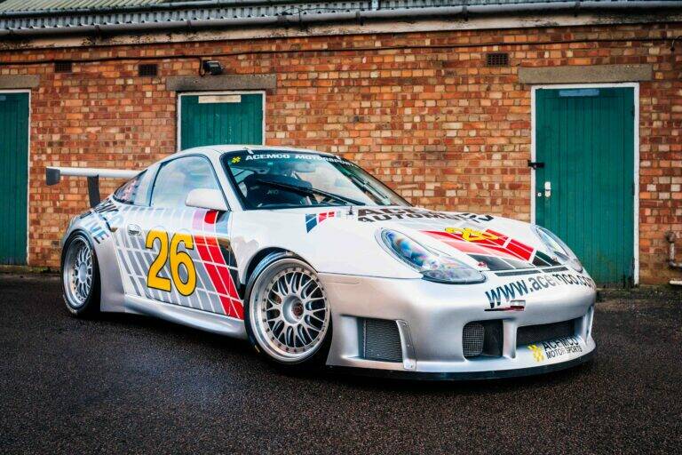 Immagine 38/60 di Porsche 911 GT3 RS (2002)