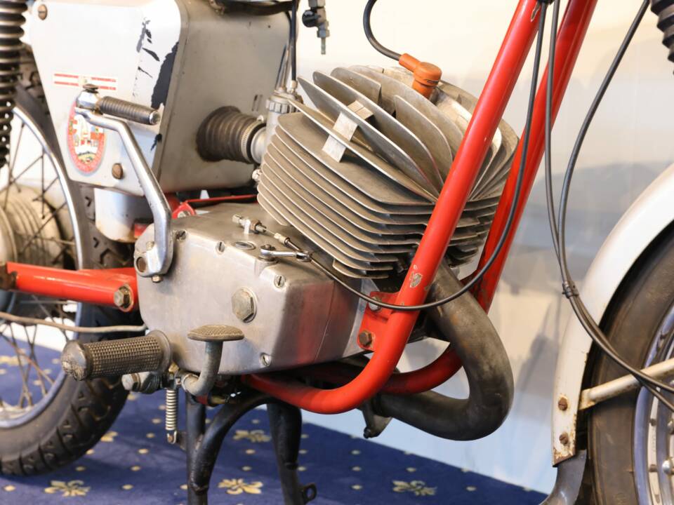 Image 15/28 of Puch M 125 (1968)