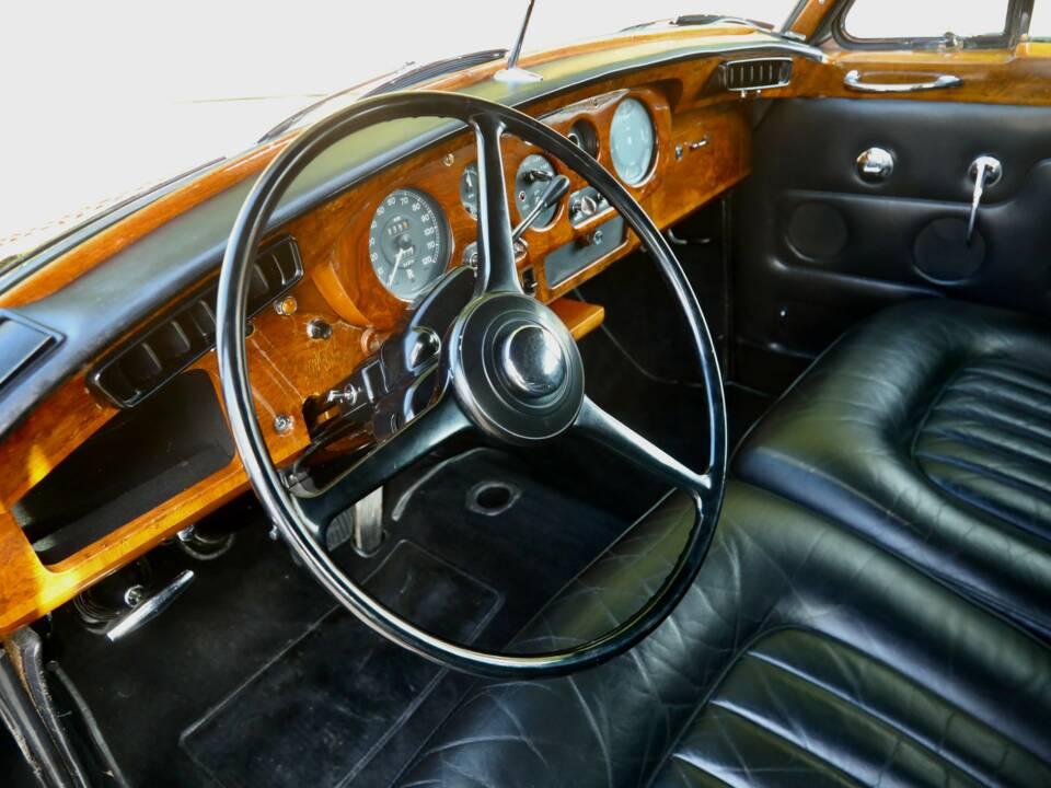 Image 3/50 de Rolls-Royce Silver Cloud III (1965)