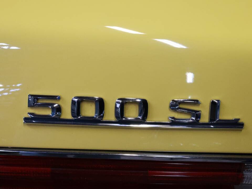 Image 26/50 of Mercedes-Benz 500 SL (1983)