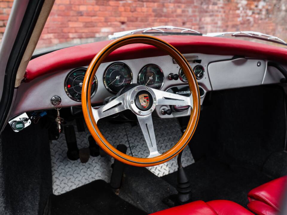 Image 28/48 of Porsche 356 C 1600 (1964)