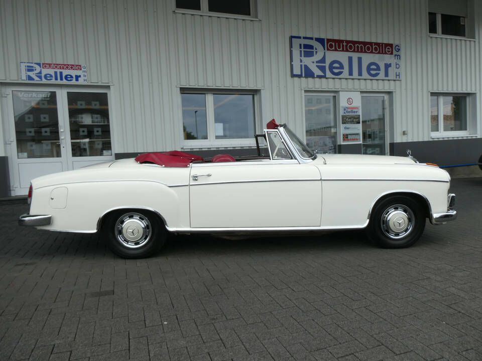 Immagine 8/29 di Mercedes-Benz 220 SE Cabriolet (1960)