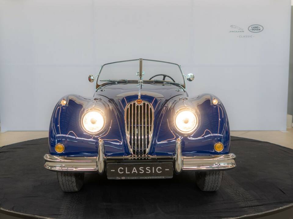 Immagine 4/62 di Jaguar XK 140 OTS (1954)