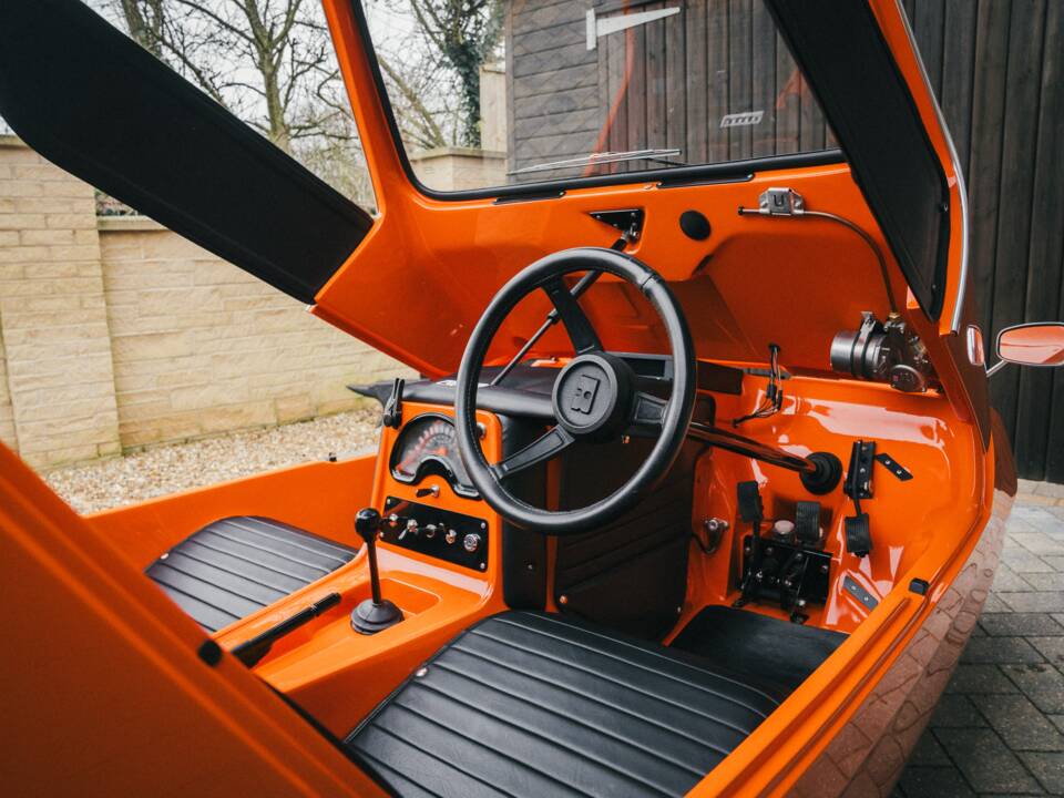 Image 41/56 of Bond Bug (1973)