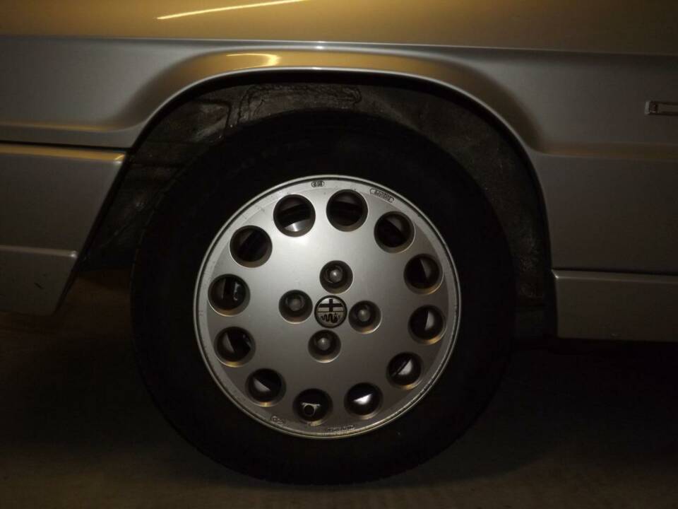 Bild 46/50 von Alfa Romeo 2.0 Spider (1992)