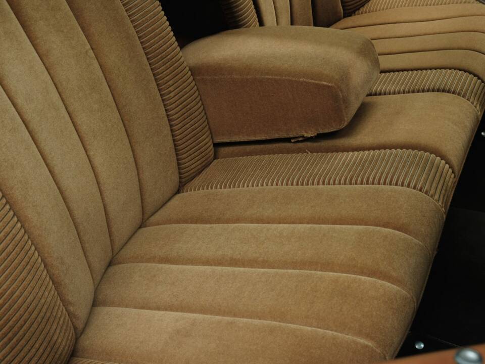 Image 41/50 de Mercedes-Benz 280 SE (1975)