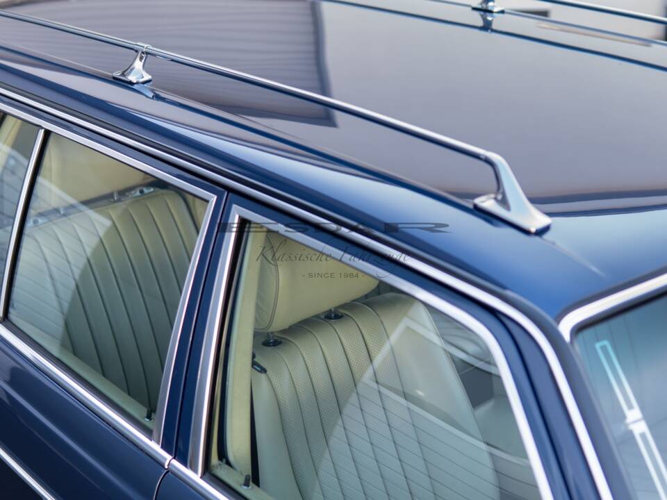 Bild 17/36 von Mercedes-Benz 280 TE (1981)