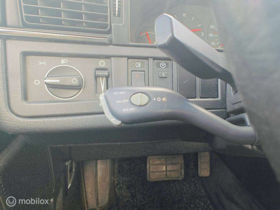 Immagine 22/40 di Volvo 760 (1988)