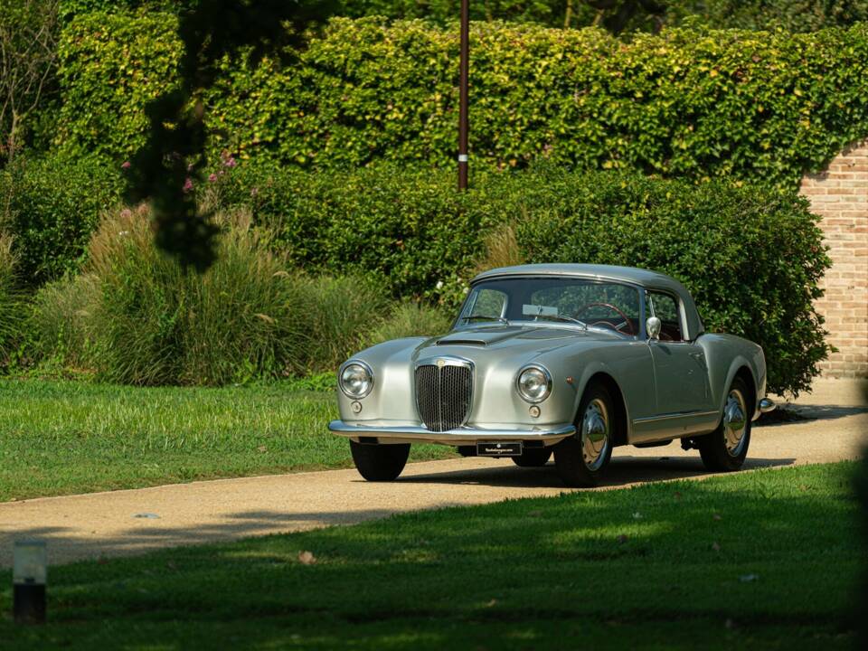 Afbeelding 28/50 van Lancia Aurelia B24 Convertible (1958)