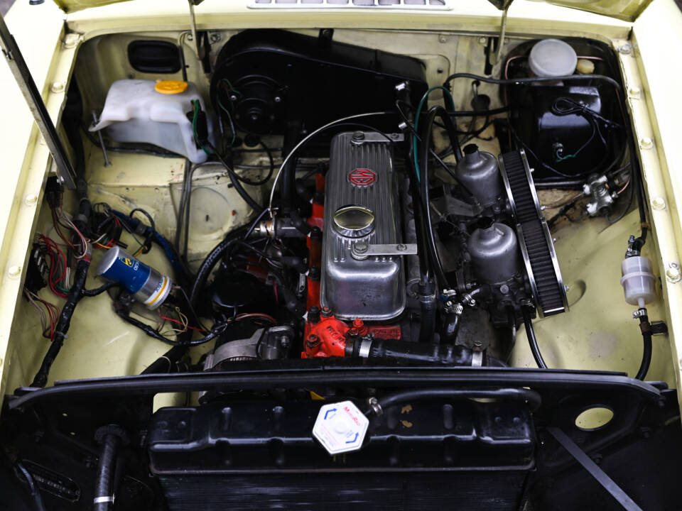 Bild 26/32 von MG MGB (1976)