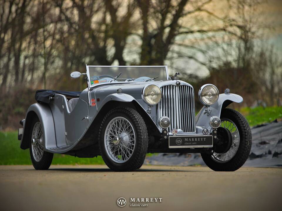 Image 1/22 of AC Six 16/80 (1936)