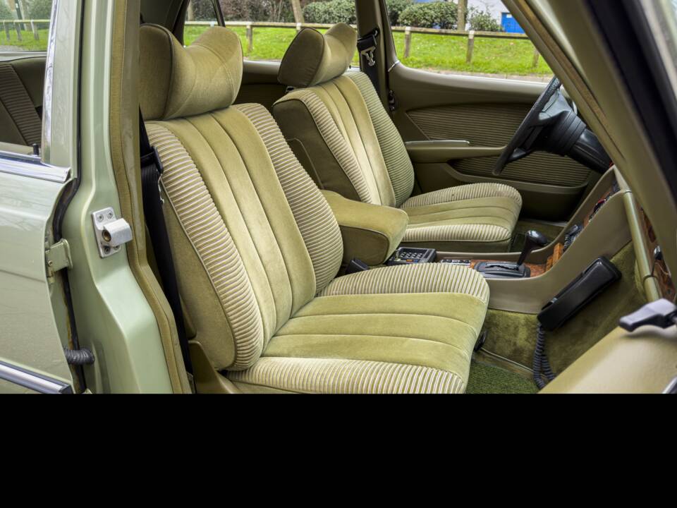 Image 22/26 of Mercedes-Benz 450 SEL 6,9 (1979)