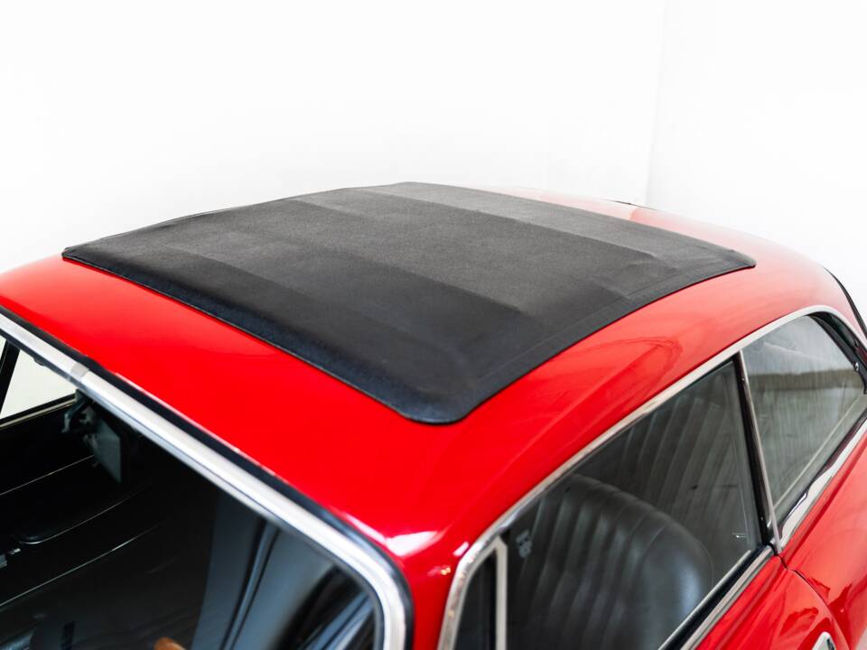 Bild 26/32 von Alfa Romeo Giulia 1600 GT Junior (1972)