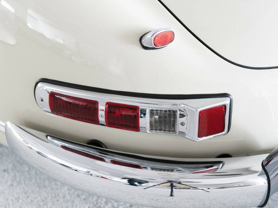 Image 27/50 of Mercedes-Benz 300 SL Roadster (1961)
