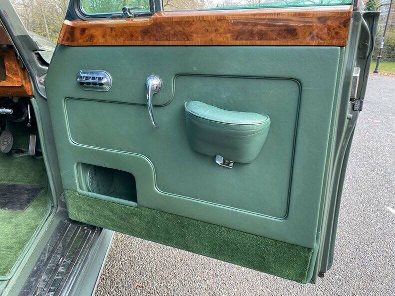 Image 18/50 of Bentley S 2 (1959)