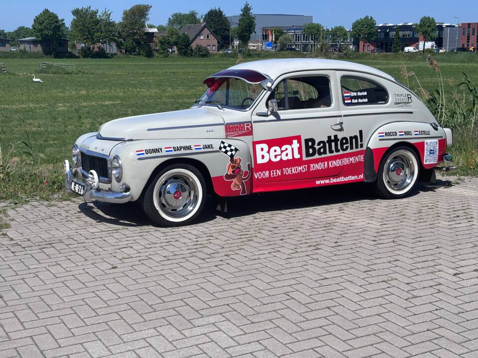 Image 1/11 of Volvo PV 544 Sport (1962)