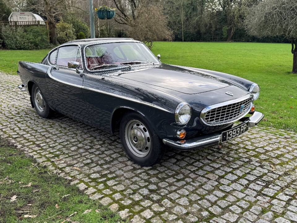 Image 2/28 of Volvo 1800 S (1965)