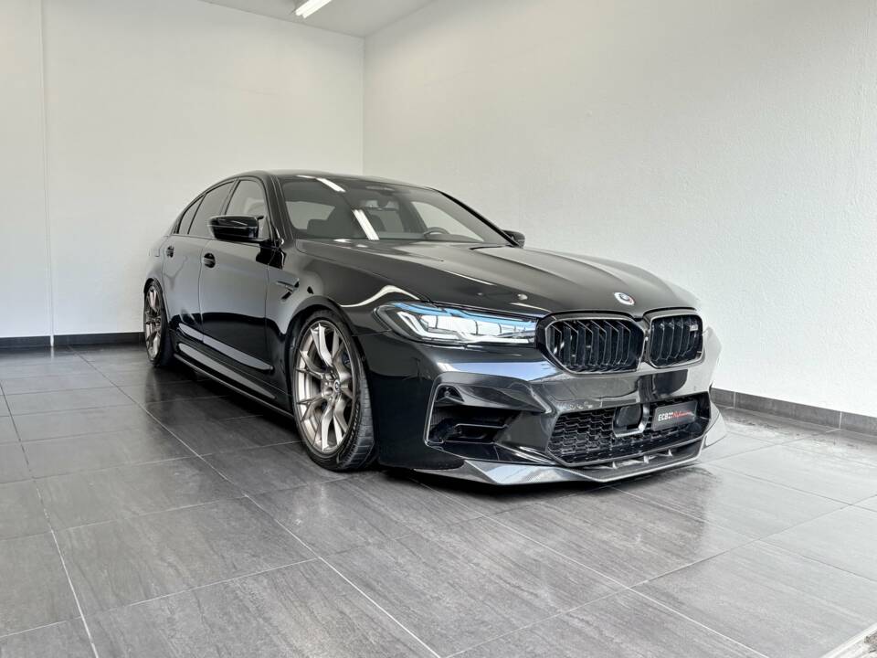 Image 2/31 of BMW M5 xDrive (2021)