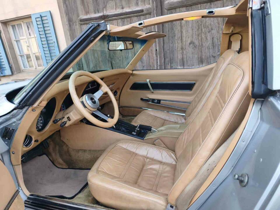 Image 7/23 of Chevrolet Corvette Sting Ray (1977)