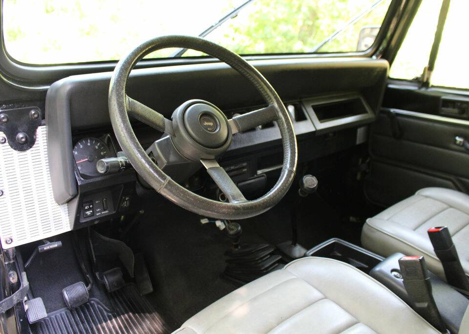 Bild 2/8 von Jeep Wrangler 2.5L (1992)