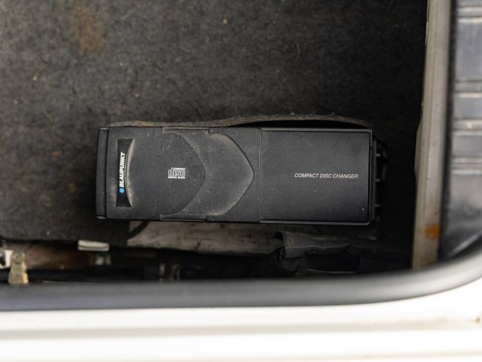 Afbeelding 30/48 van BMW 325i (1990)
