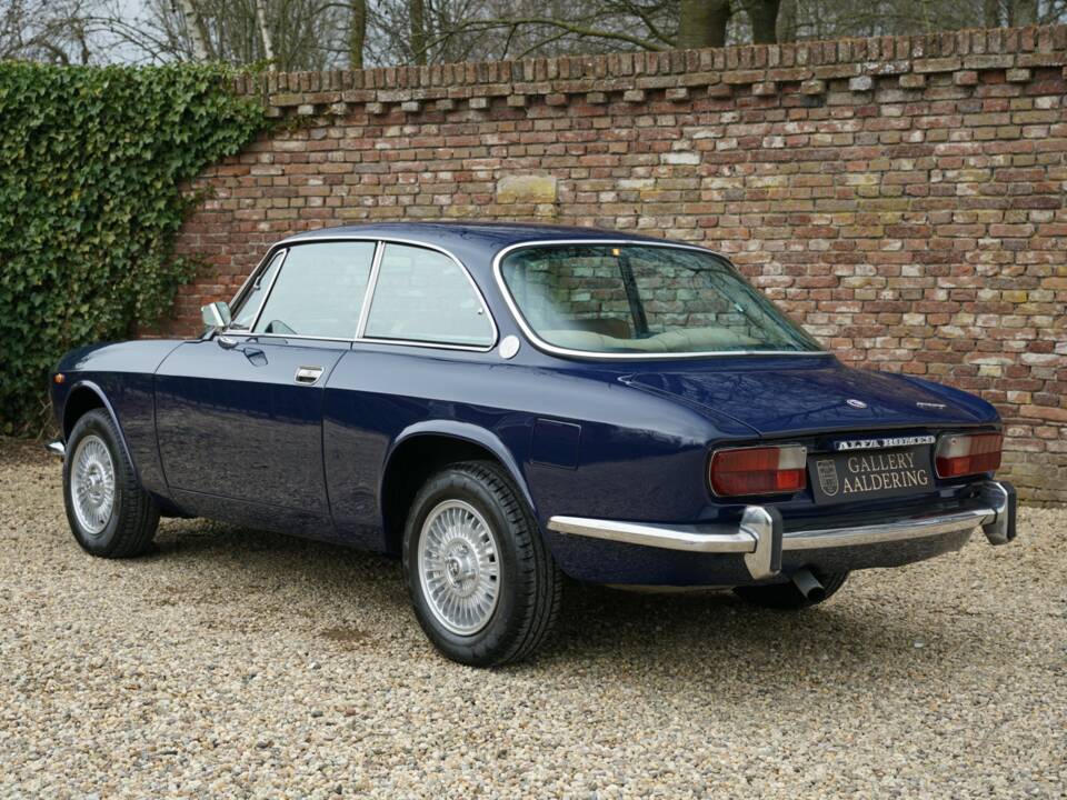Bild 19/50 von Alfa Romeo 2000 GTV (1974)