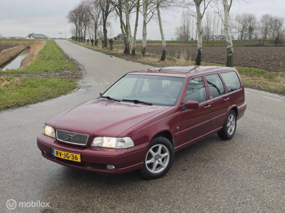 Bild 3/37 von Volvo V 70 2.5 (1997)