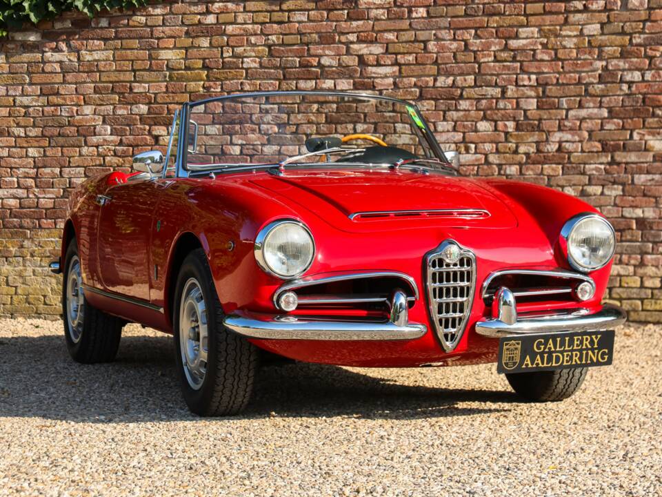 Image 32/50 of Alfa Romeo Giulia 1600 Spider (1963)