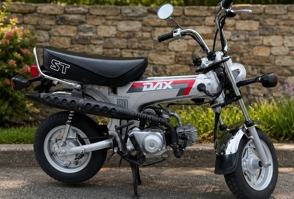 Image 3/5 of Honda ST 50 Dax (2000)