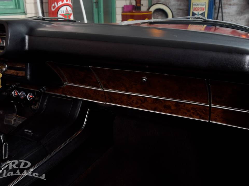 Image 27/42 of Ford Galaxy 500 Sunliner (1968)