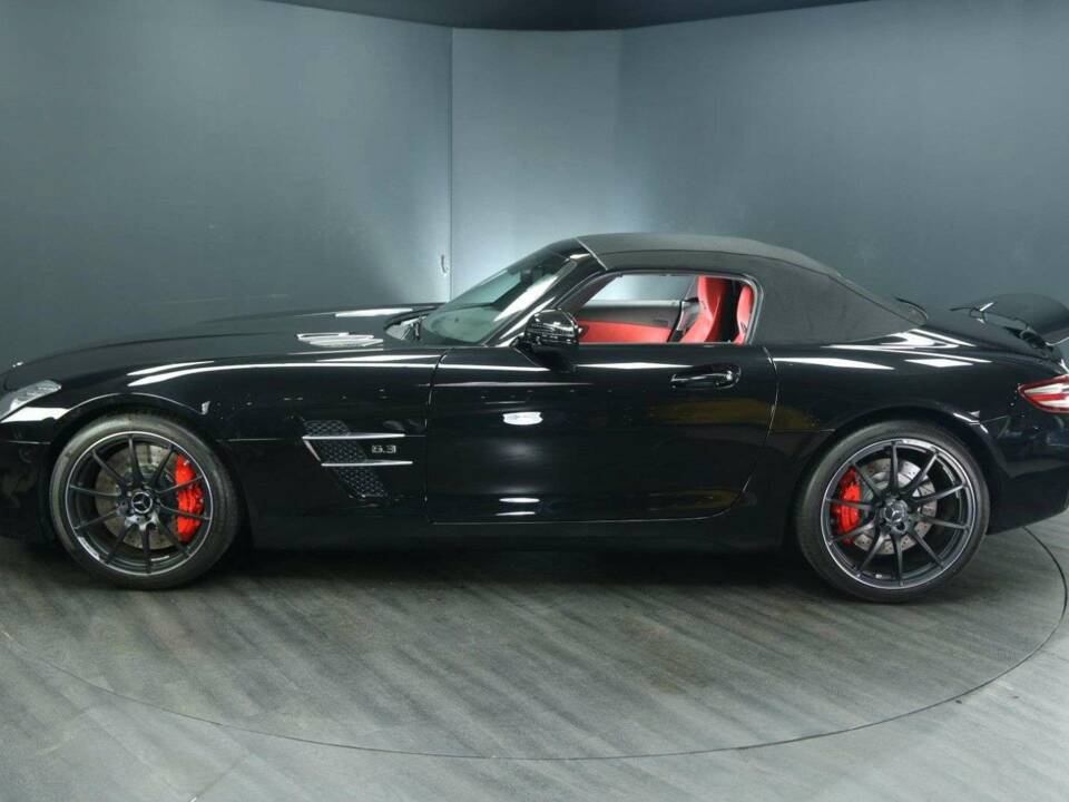 Image 3/30 of Mercedes-Benz SLS AMG Roadster (2012)
