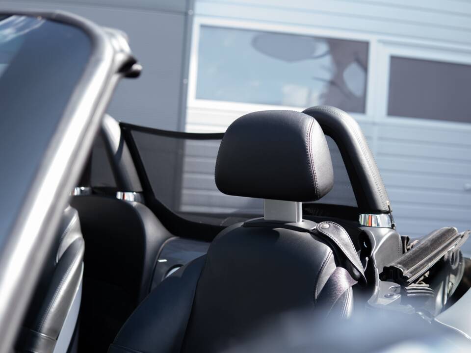 Image 28/32 of BMW Z8 (2001)