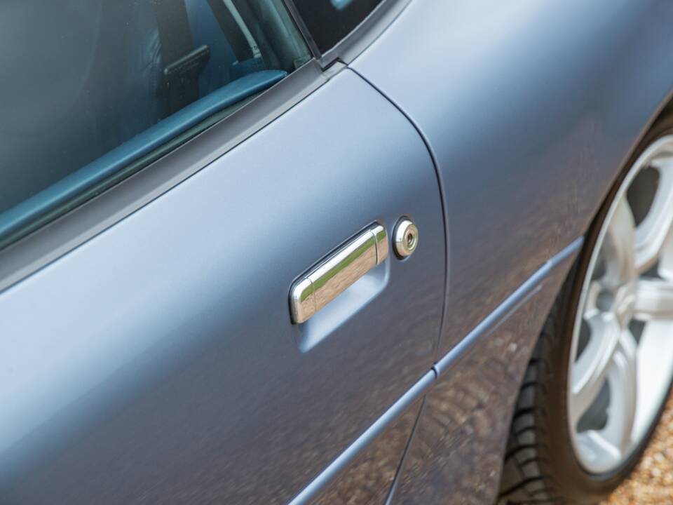 Image 21/74 of Aston Martin DB 7 GT (2004)