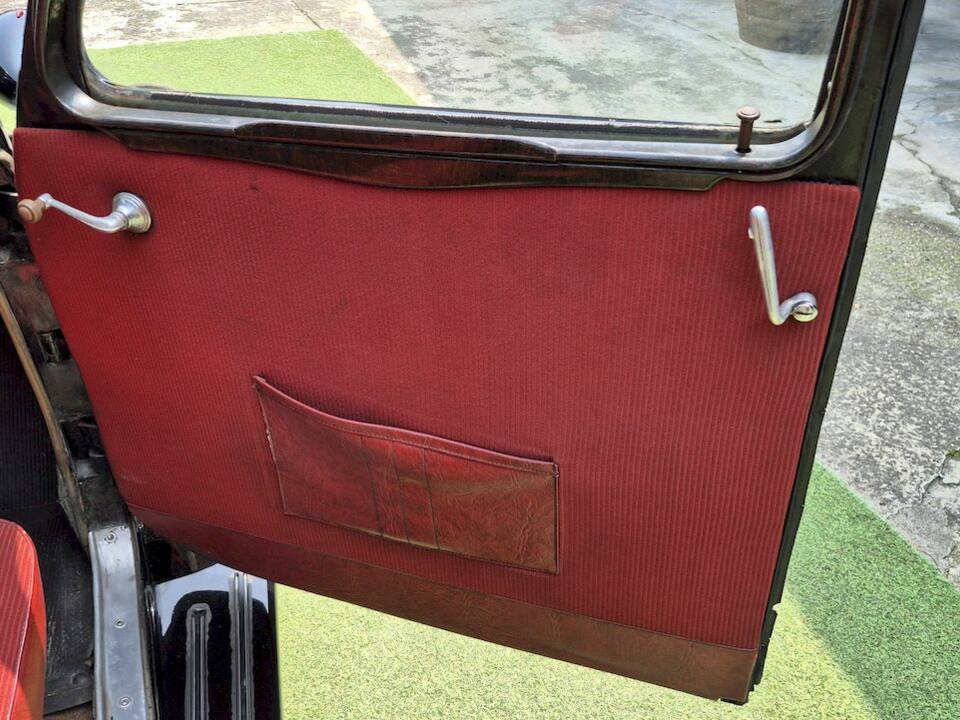 Image 32/47 of FIAT 1100 E (1952)