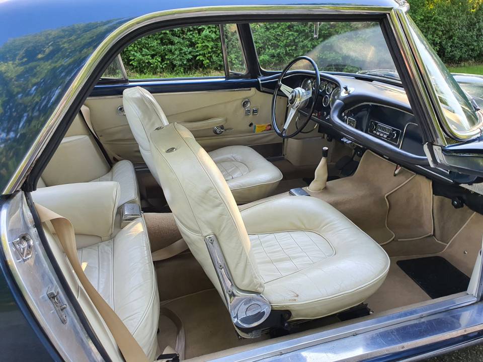 Image 38/58 of Maserati 3500 GTI Touring (1963)