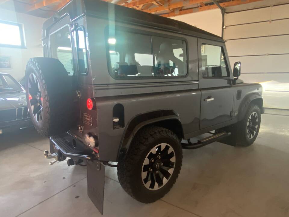 Bild 53/59 von Land Rover Defender 90 Works V8 "70th Edition" (2018)