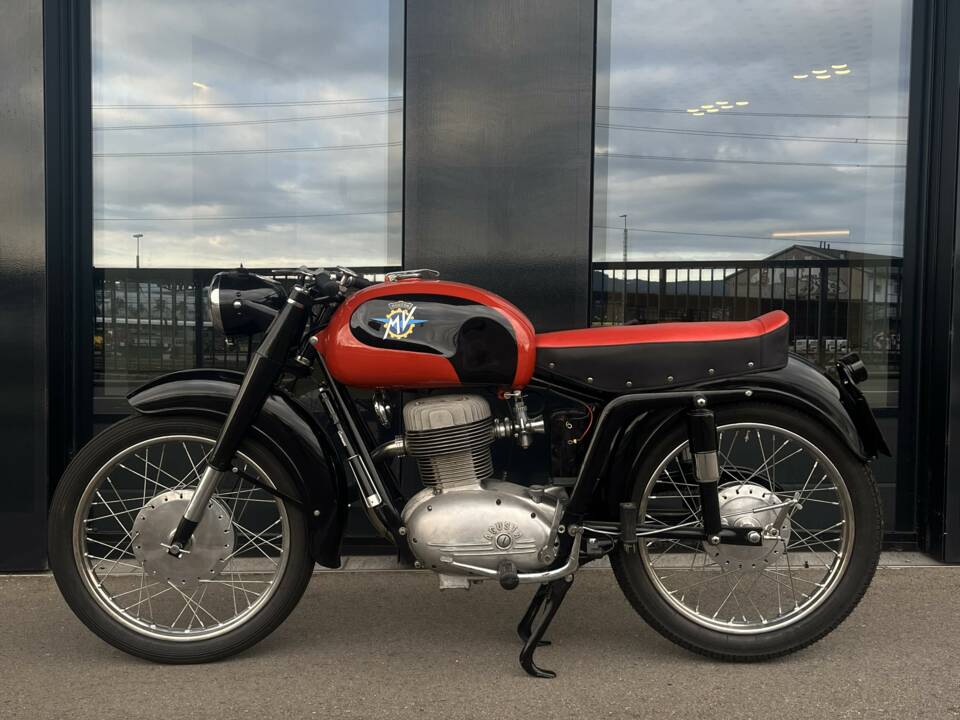 Imagen 2/12 de MV Agusta DUMMY (1956)