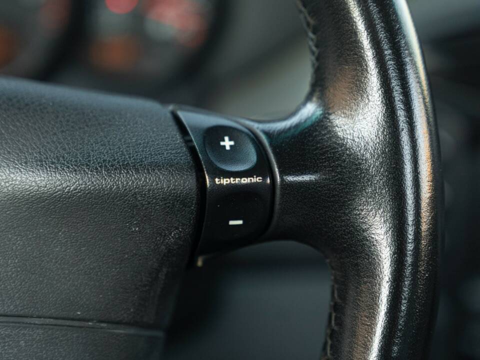 Image 34/50 of Porsche Boxster (1997)