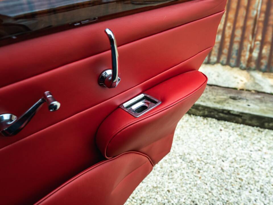 Bild 15/51 von Jaguar 240 (1968)