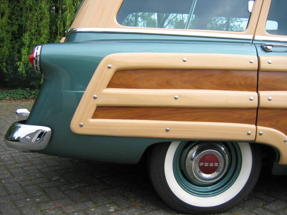 Image 7/8 of Ford Custom DeLuxe Country Squire (1954)
