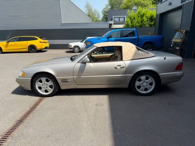 Image 9/23 of Mercedes-Benz SL 500 (1998)