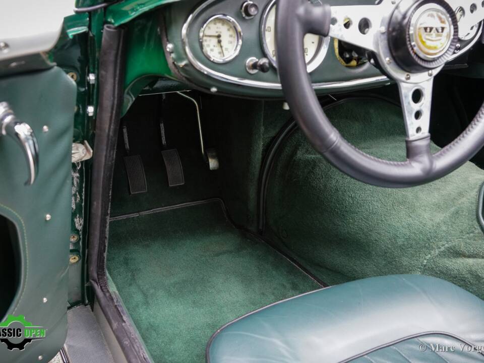 Image 7/59 of Austin-Healey 100&#x2F;6 (BN6) (1958)