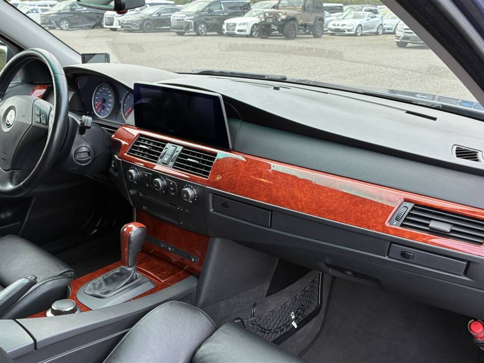 Immagine 33/62 di ALPINA B5 (2007)