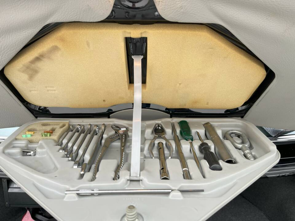 Immagine 8/22 di BMW 635 CSi (1989)