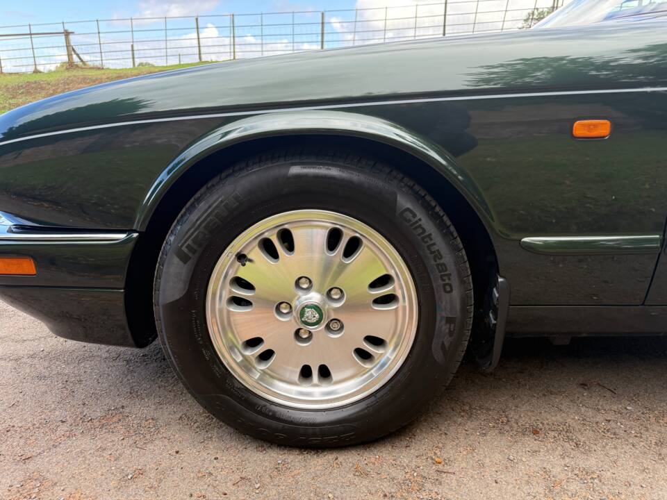 Image 12/31 of Jaguar XJ 6 4.0 Sovereign (1996)