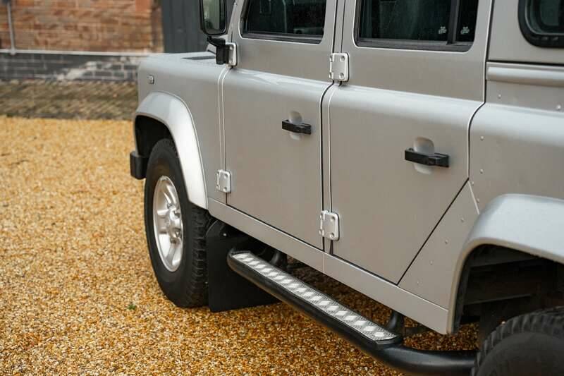 Image 38/50 de Land Rover Defender 110 (2015)